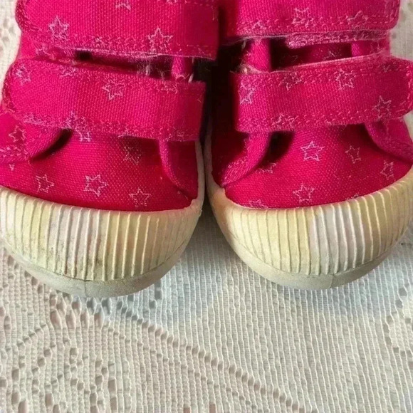 Toddler cat and‎ jack pink shoes with stars - Picture 4 of 6